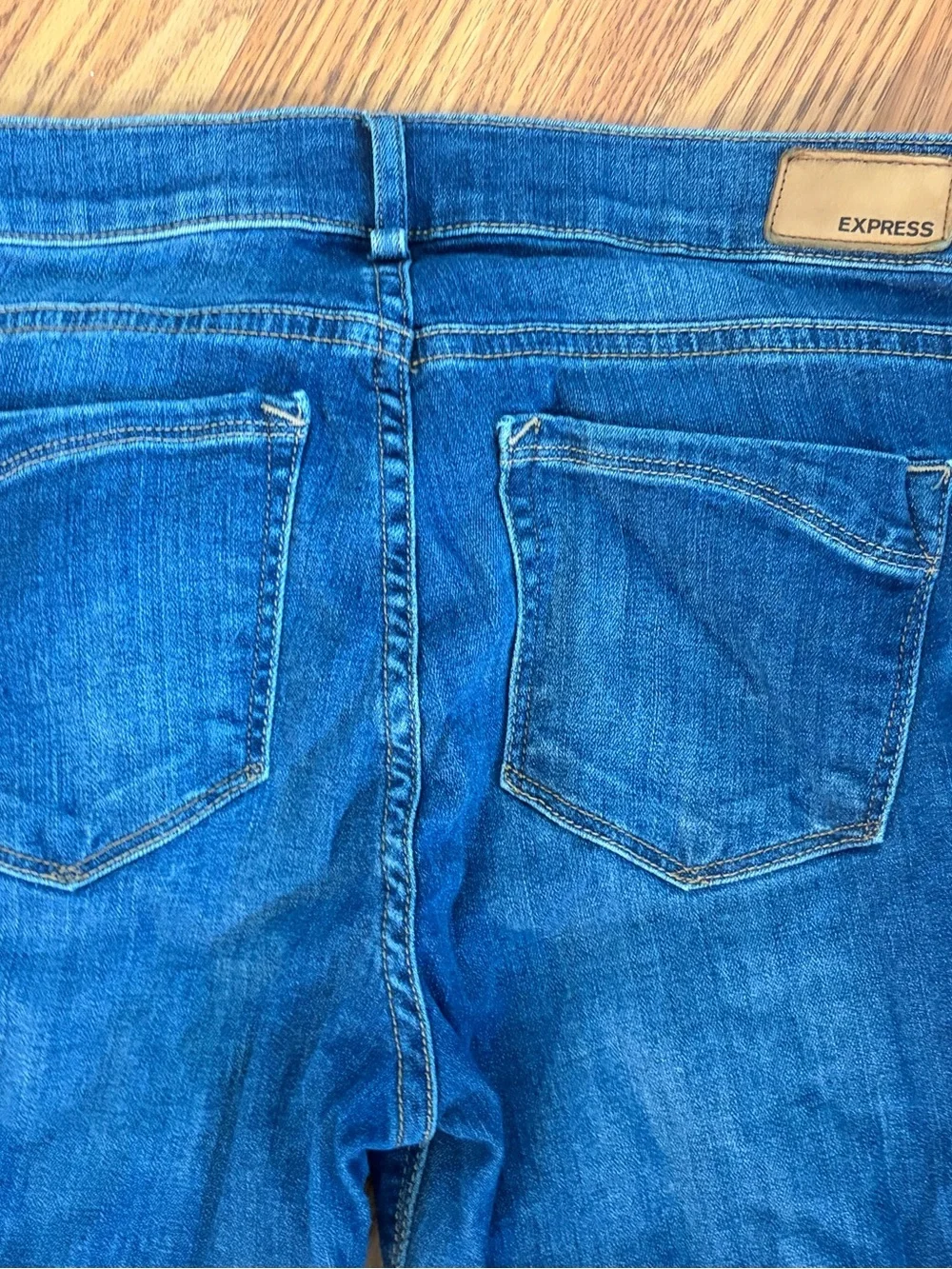 Express Barely Boot Mid Rise Distressed Jeans Size 8R Dark Wash Stretch